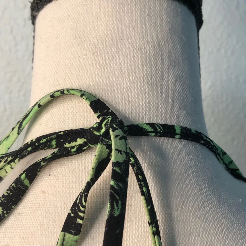 💜💜 Green and Black Floral Bikini Top Lightly Padded Size M